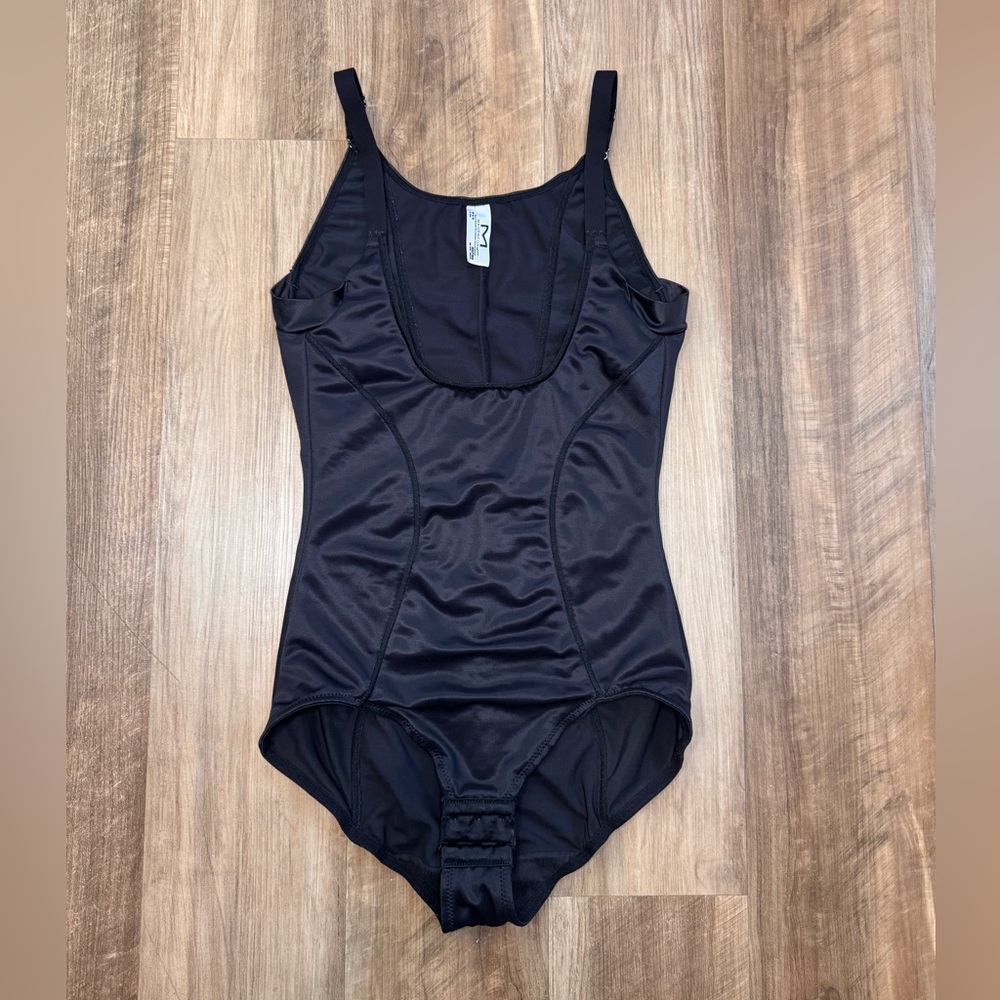 Maidenform Black Shapewear Ultra Firm Bodysuit, Medium - Picture 6 of 16